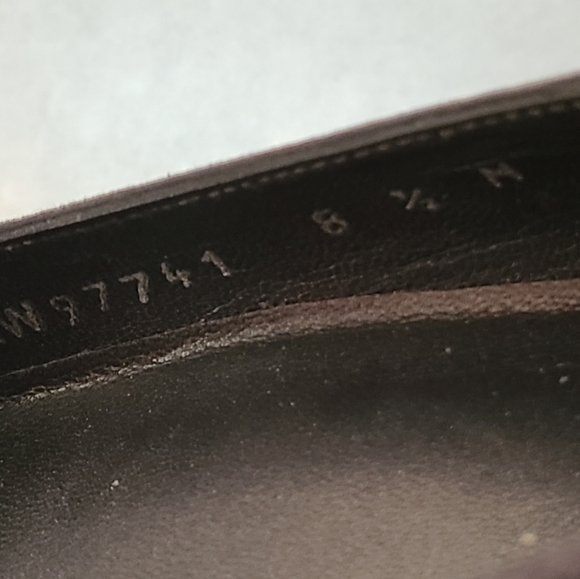 Stuart Weitzman Grey Suede Heels - Picture 2 of 5